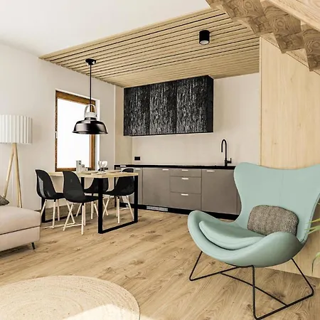 2 Bedroom Lovely In アパート Jezierzany