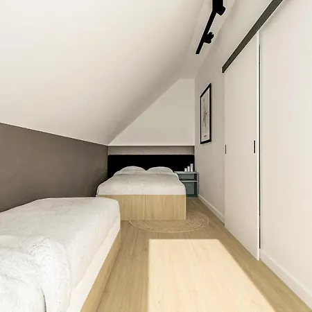 2 Bedroom Lovely In アパート Jezierzany